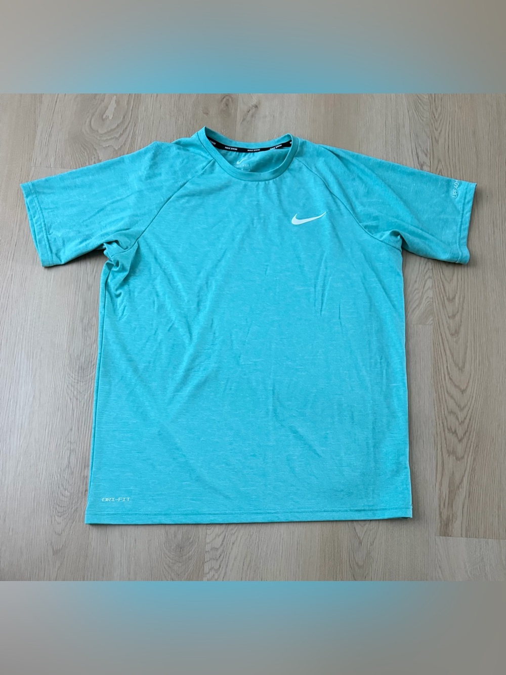 Nike Swim Mens Hydroguard Tee UPF 40+ Green Rashguard Size M